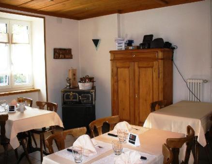 Chez Gilles Hotel Resto Bar Sa La Chaux De Fonds Εξωτερικό φωτογραφία